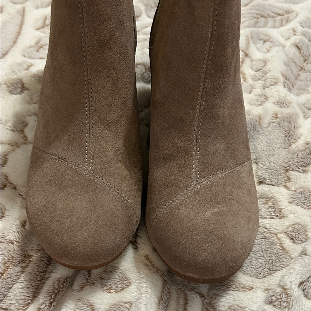 Toms Women's Taupe Suede Ankle Booties